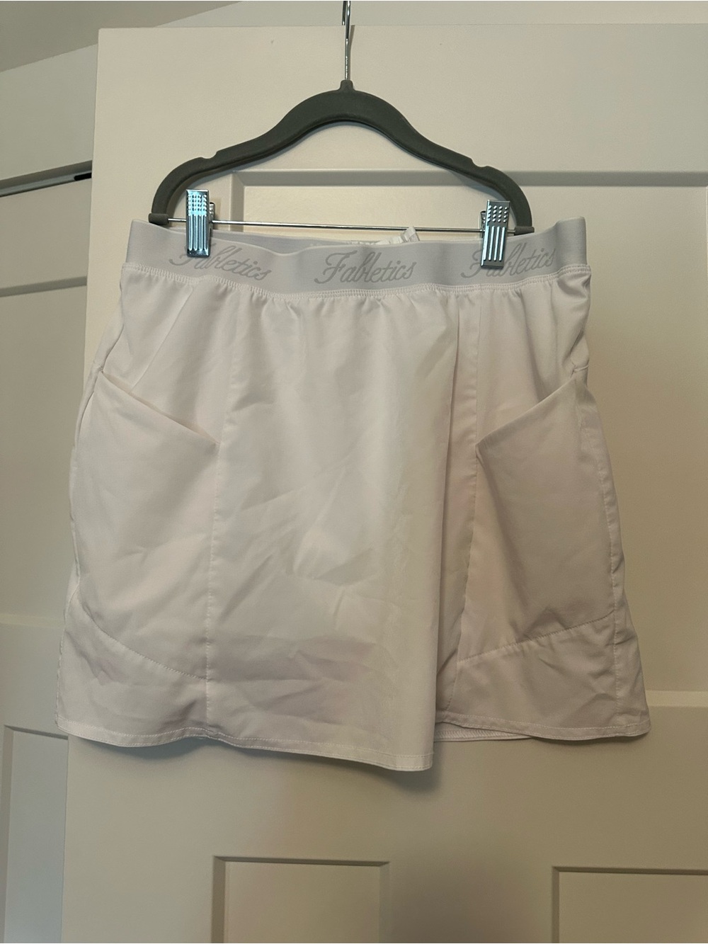 Fabletics White Athletic Skirt with Pockets